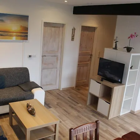 Schoenes In Tossens Mit Schoenem Garten Holiday home *